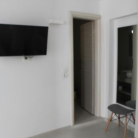 Fira Getaway - Economy Basement Rooms ภายนอก รูปภาพ