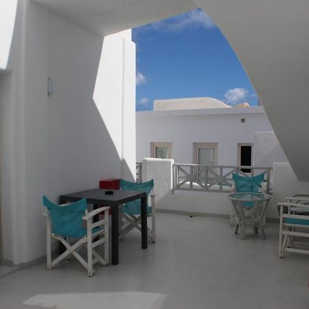 Fira Getaway - Economy Basement Rooms ภายนอก รูปภาพ