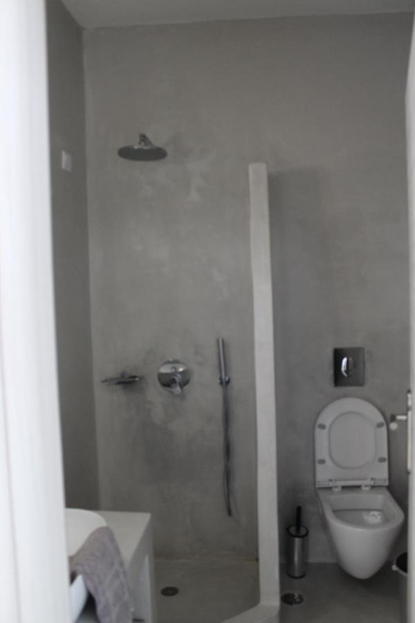Fira Getaway - Economy Basement Rooms ภายนอก รูปภาพ