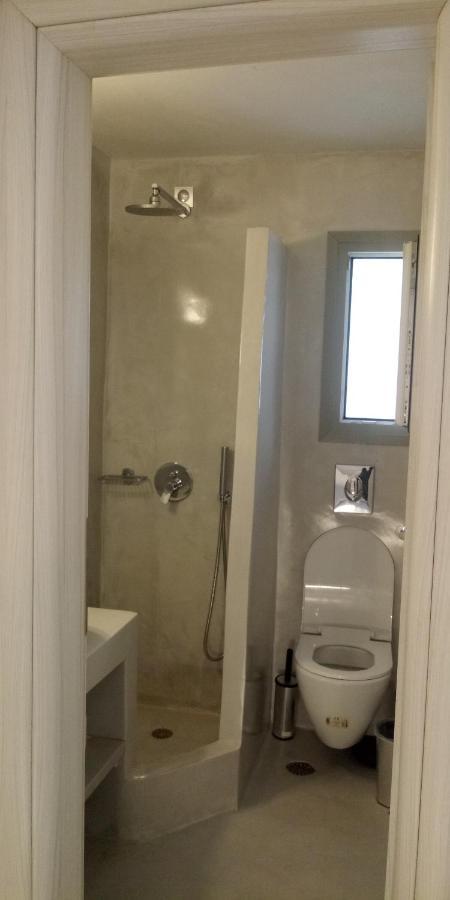 Fira Getaway - Economy Basement Rooms ภายนอก รูปภาพ