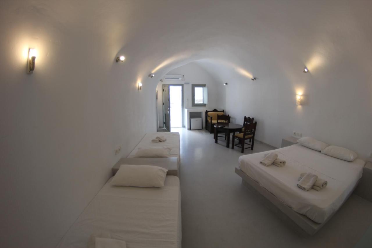 Fira Getaway - Economy Basement Rooms ภายนอก รูปภาพ