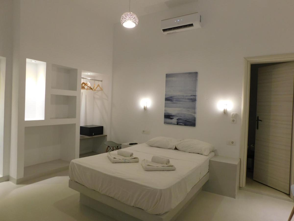 Fira Getaway - Economy Basement Rooms ภายนอก รูปภาพ