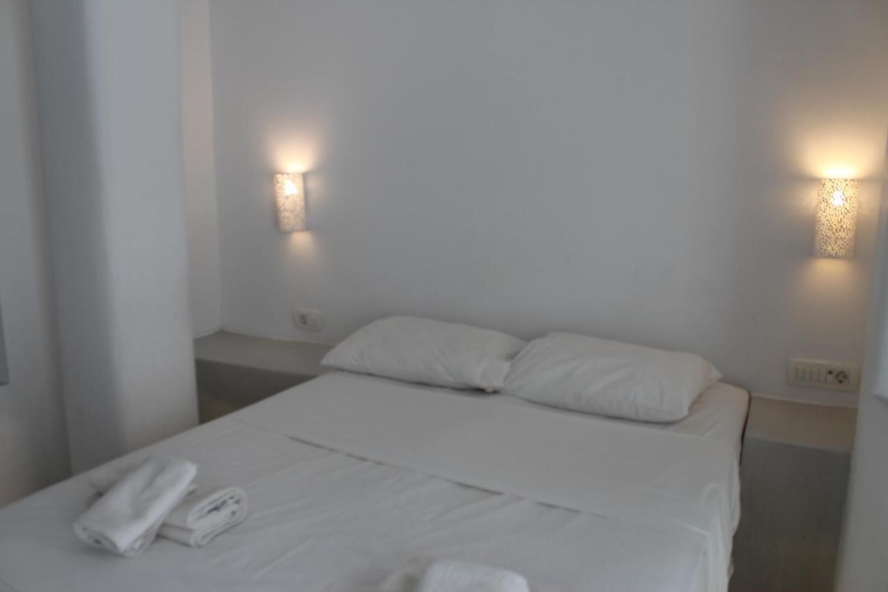 Fira Getaway - Economy Basement Rooms ภายนอก รูปภาพ